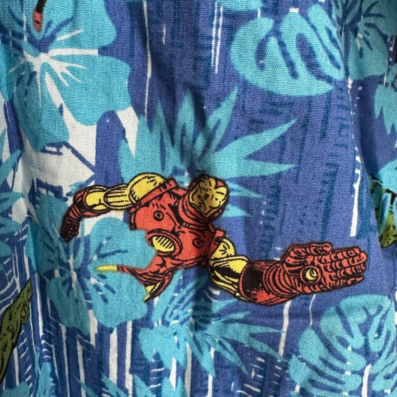 Marvel Avengers Hawaiian Shirt Classic Comics Button Up Short Sleeve Men's M - Picture 6 of 15